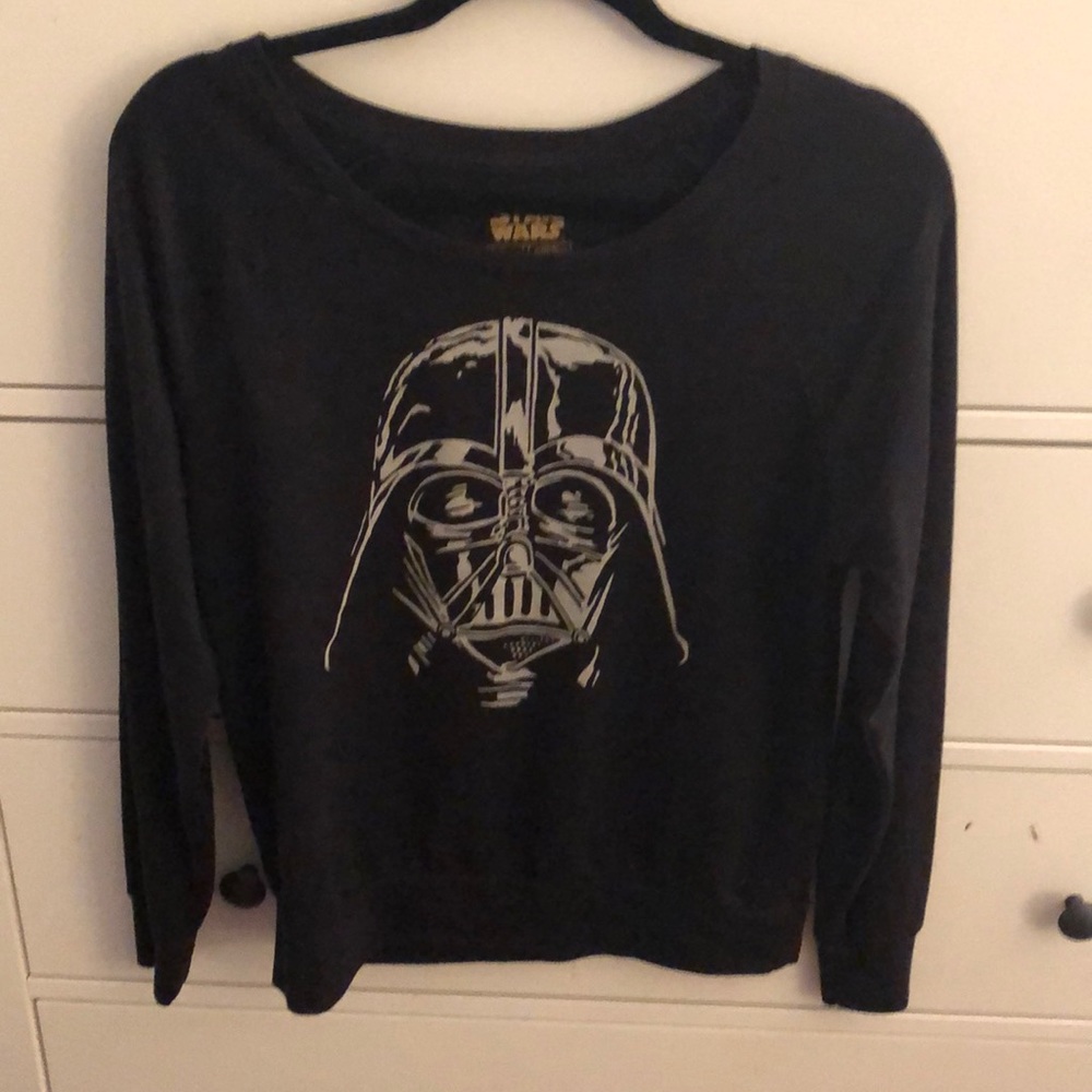 A long sleeve tee.